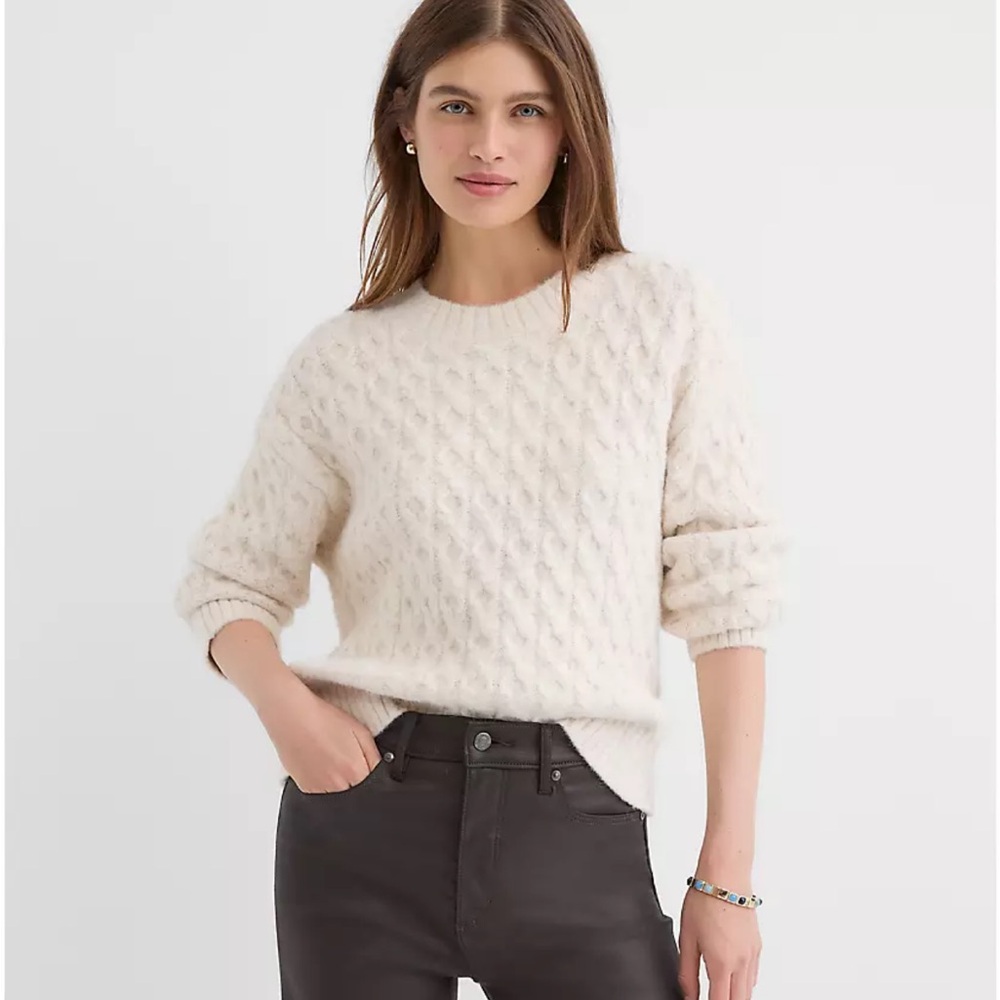Loft sweater medium 
white /blanc